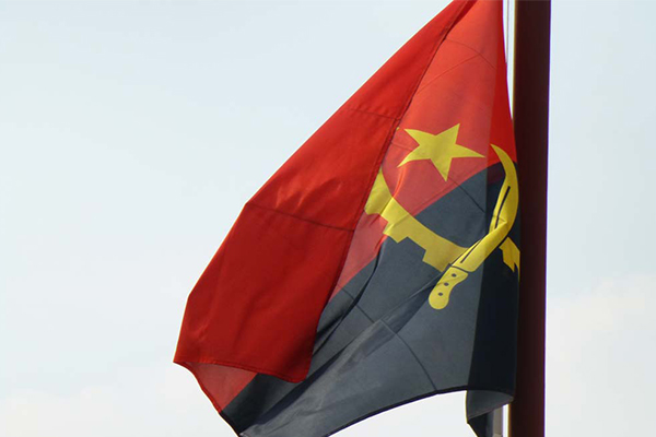 Angola-Flagge_600x400.jpg